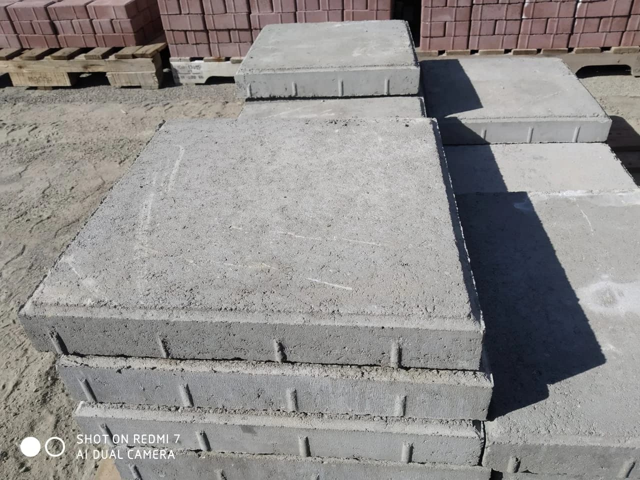 Piso Quadrado / Placa